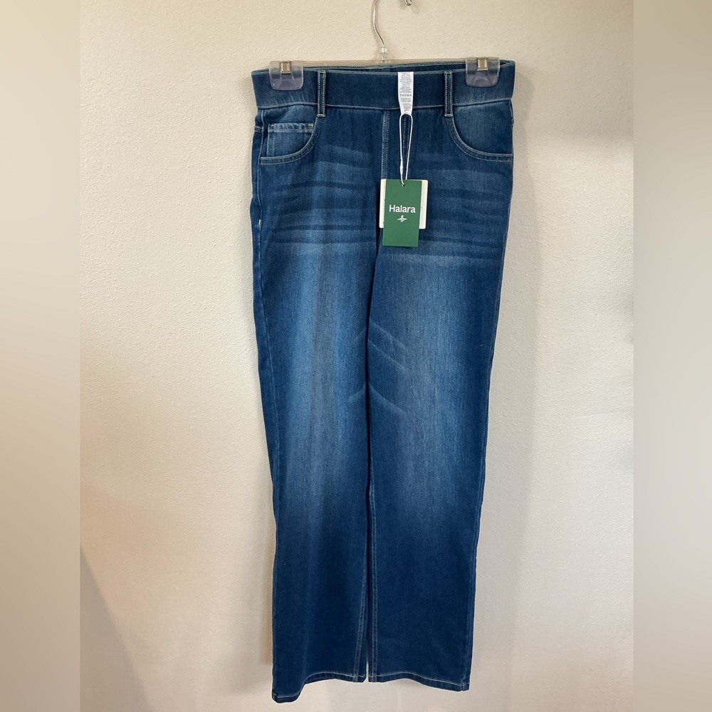 HALARA Straight Leg Jeans in Medium Blue Wash